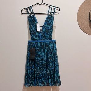 NEW WITH TAGS BEBE PRINT STRAPPY PLEATED DRESS